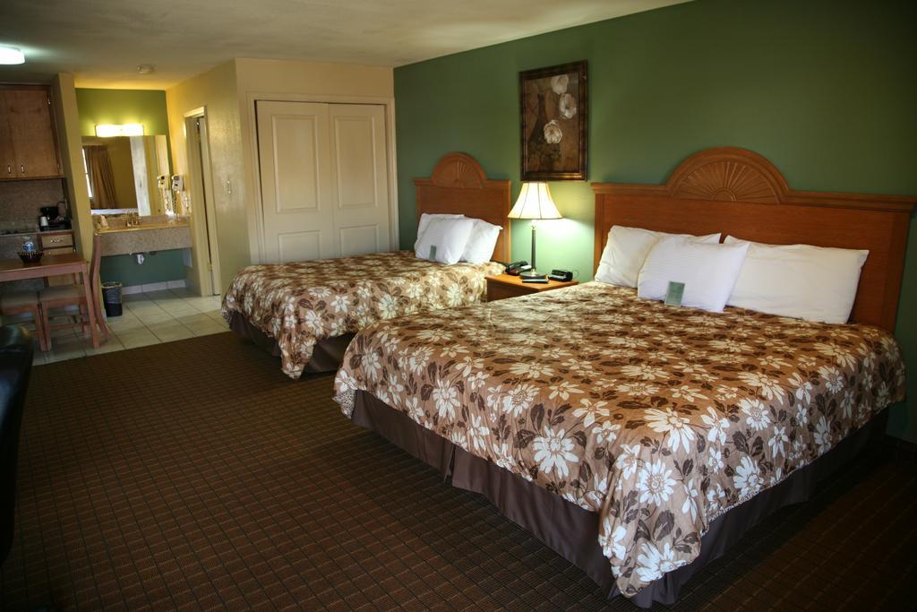 Coach Light Inn Brenham Rom bilde